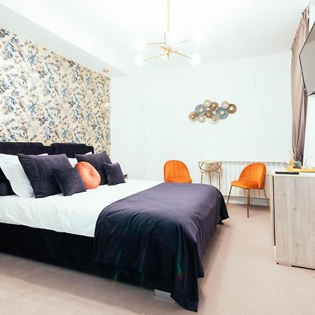 Liane Boutique Hotel Campulung Moldovenesc Bagian luar foto