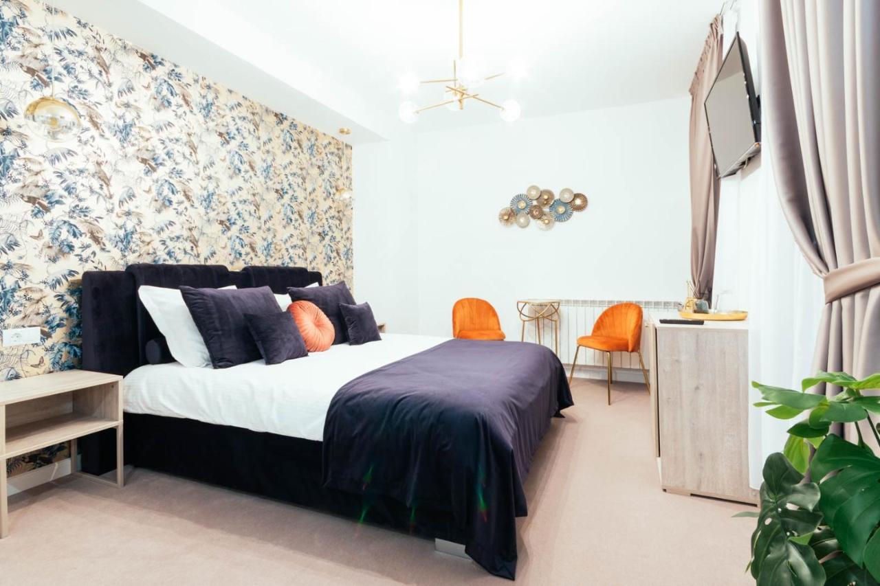Liane Boutique Hotel Campulung Moldovenesc Bagian luar foto