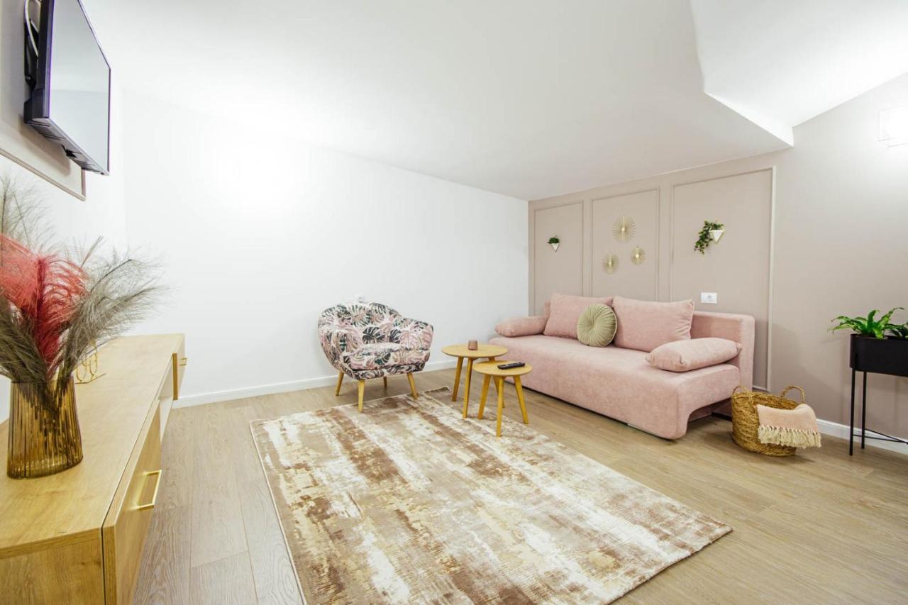Liane Boutique Hotel Campulung Moldovenesc Bagian luar foto